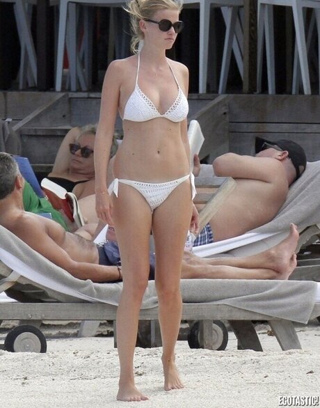 Lara Stone naked actress galleries