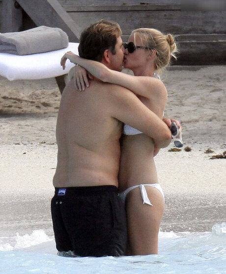 Lara Stone naked pornstar archive