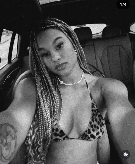 feet slave onlyfans pretty pic