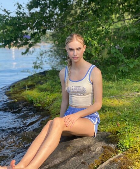 Claire Jameson art star galleries