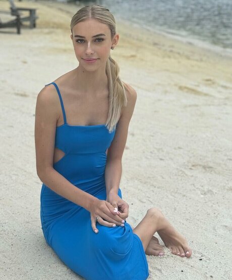 Claire Jameson hd model photo