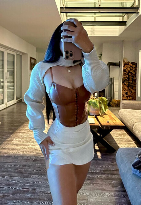 Nicole Schiebler art star pics