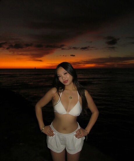 Angelle Dagun model art photo