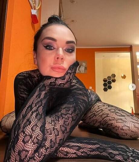 Oliviagoold Content star naked photo