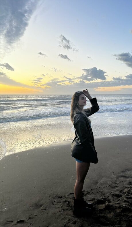 Jazmin Peralta model high quality image