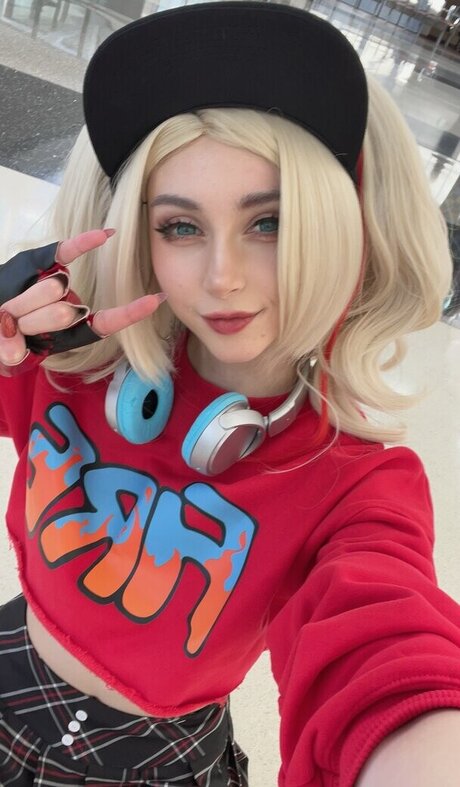 Duckie Cos exclusive pornstar pics