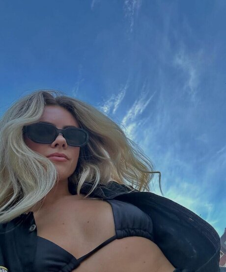 Peyton Cole erotic model archive