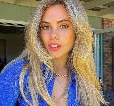 Peyton Cole nude pornstar picture