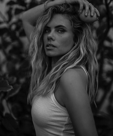 Peyton Cole xxx actress pics