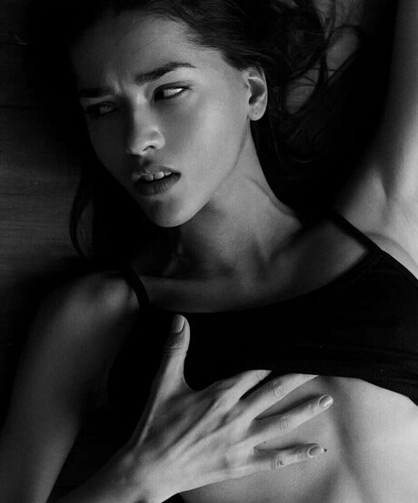 Schassi star nude pic