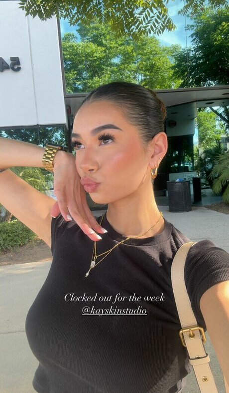 Kaylee Pereira xxx model pic