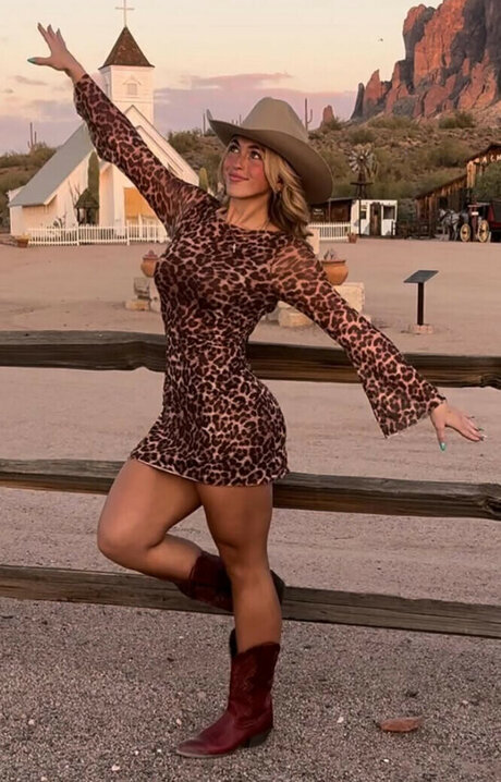 Jordan Blue beautiful model img