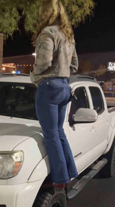 Jordan Blue model xxx galleries