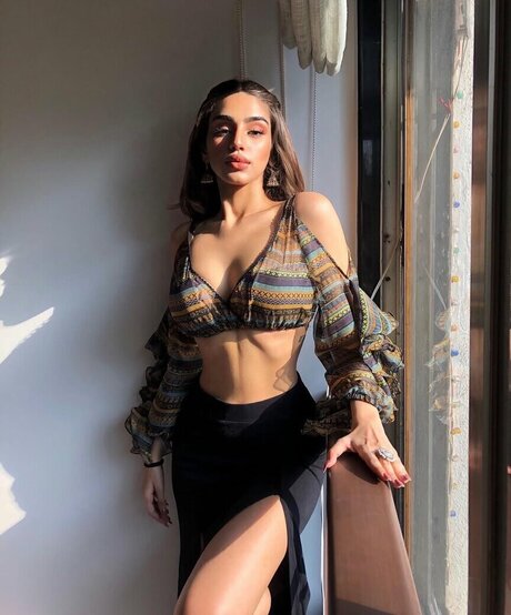 Pakhi Gadh star hd pics