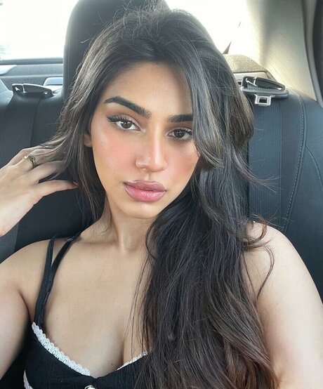 Pakhi Gadh hot pornstar photo