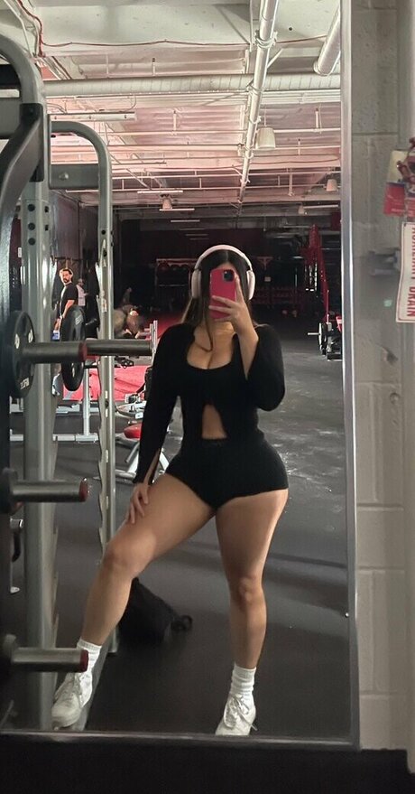 Dafnesalman model porn picture