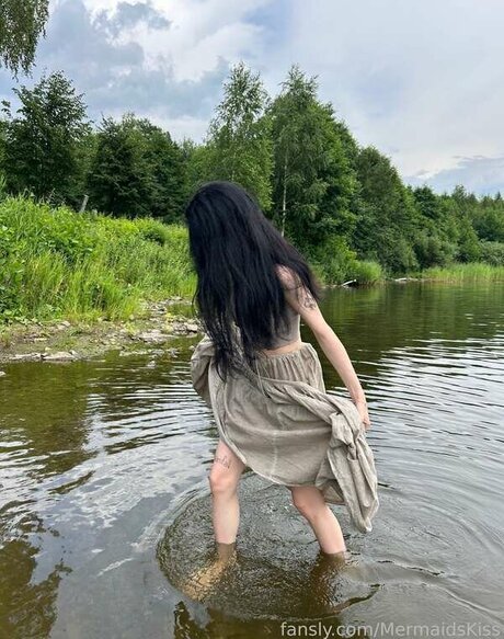 Mermaids Kiss star beautiful photos