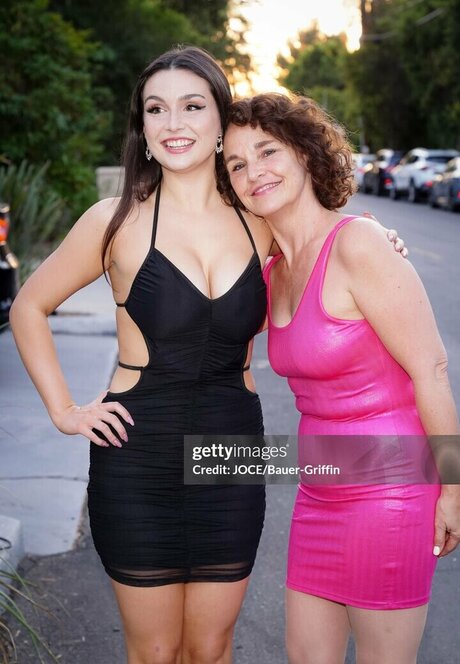 Olivia DeLaurentis pretty model image