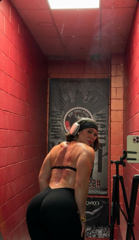 nicolecarluccii model art picture