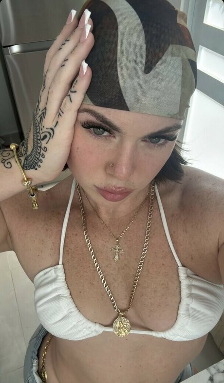 nicolecarluccii sexy actress photos