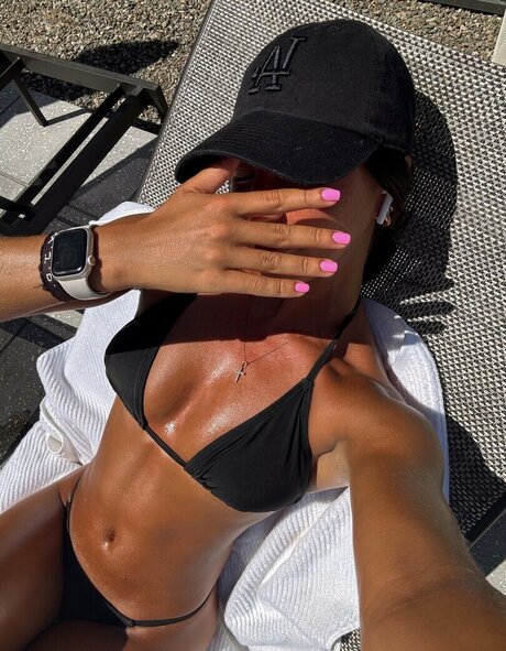 Gabriela Vitale high quality model images