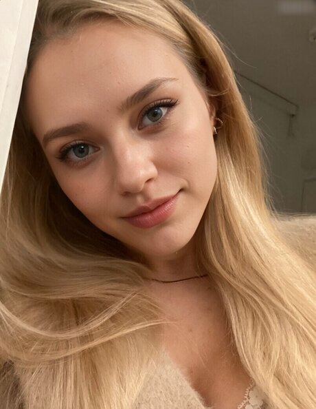 ItsYourGirlCleo top actress gallery