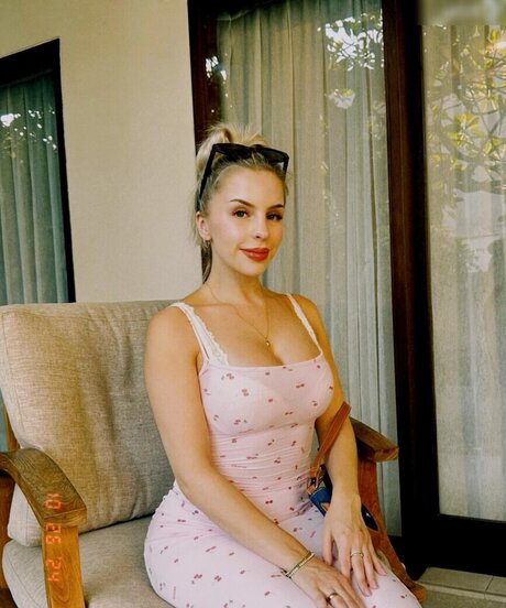 Lucia Leona xxx star pictures