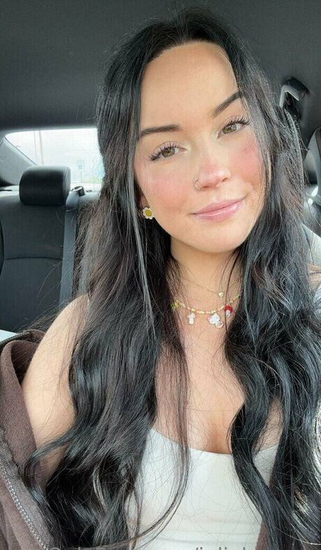 Julialuvmae naked pornstar gallery