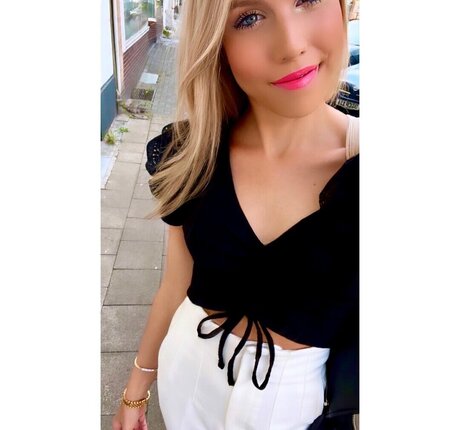 Lea sunshineee ms_ model naked img