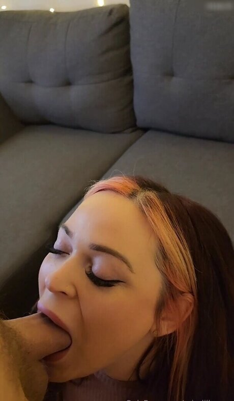 misslilly xxx naked actress photos