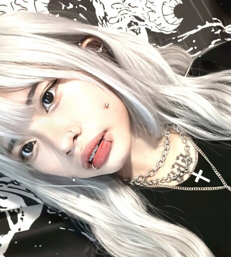 zems3lling hot model image