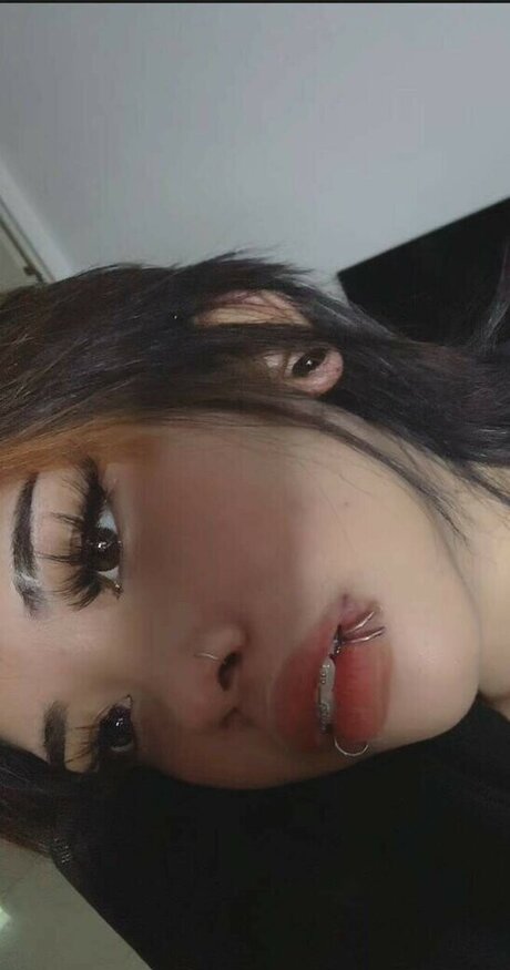 zems3lling model nude img