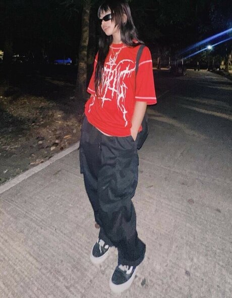 zems3lling nudes star picture