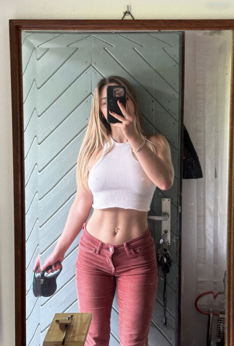 lifting toni pornstar pretty photos