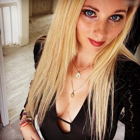 thick girls onlyfans porn pics