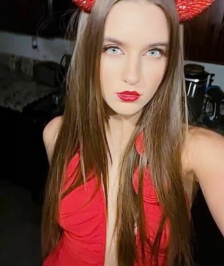 Savannah Clarke pornstar sexy archive