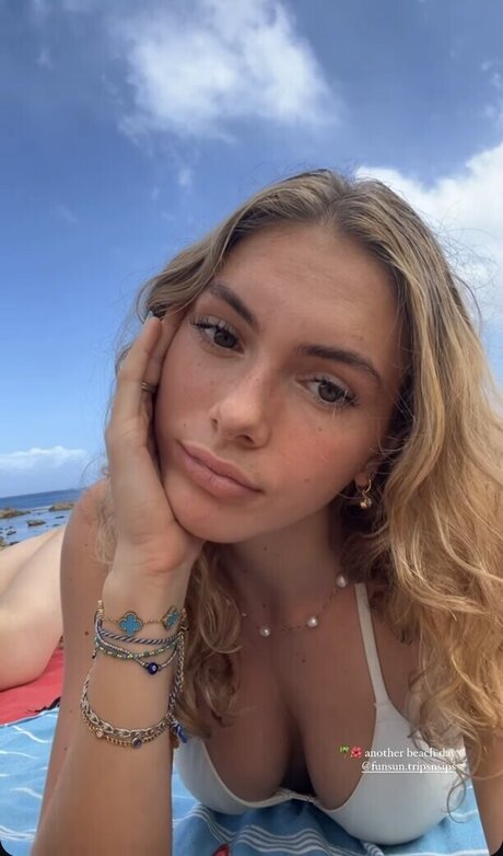 Mara H lbach star beautiful pic