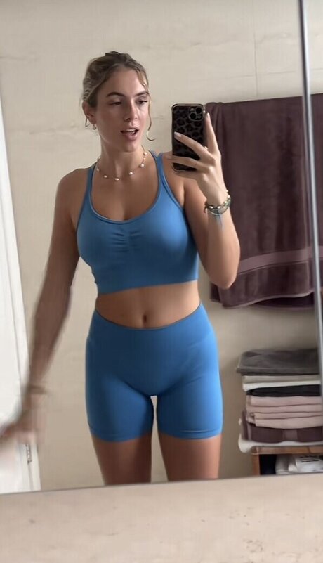 Mara H lbach beautiful model img