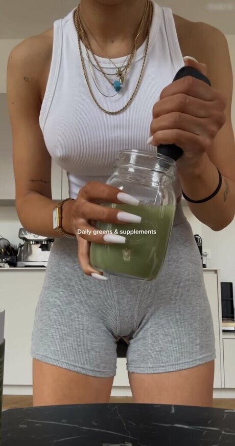 Merve zkan xxx pornstar images