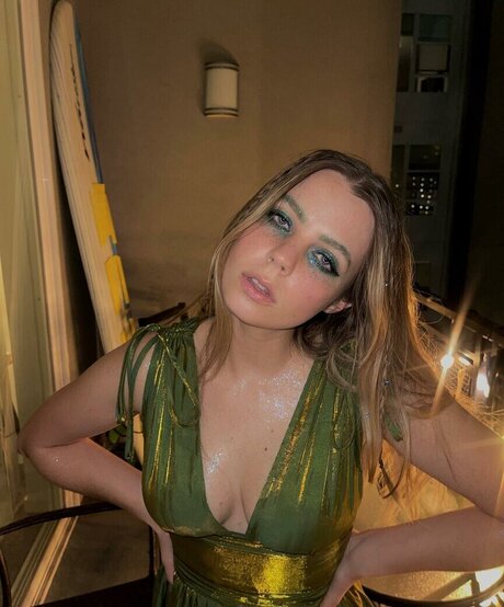 skinny milf onlyfans pornographic picture