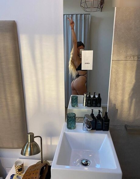 alina dmlr pretty pornstar pics