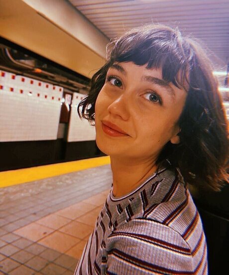 Sydney Chandler star hd photo