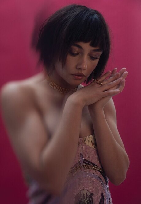 Sydney Chandler nudes actress pictures