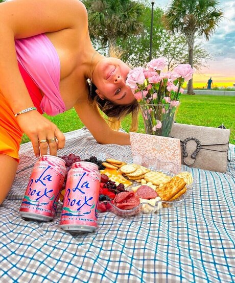 huge fake tits onlyfans nude pictures