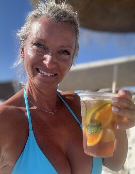 Mariamaria babes free model pic