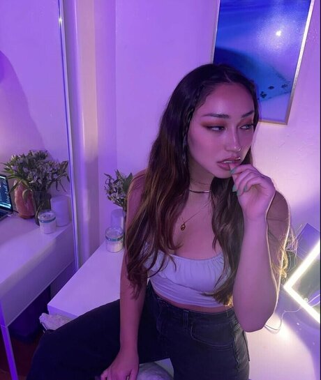 Olivia Jordan model erotic photos