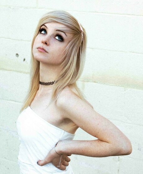 Shauna Dean Cokeland art star photos