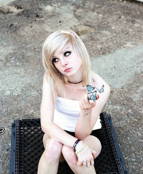 Shauna Dean Cokeland hd pornstar galleries