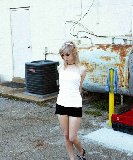 Shauna Dean Cokeland naked star img