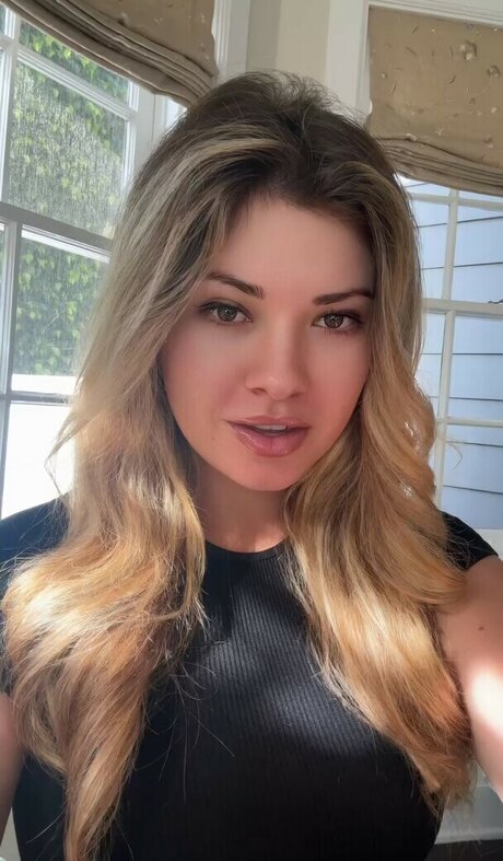 Natalie Winters beautiful actress pictures